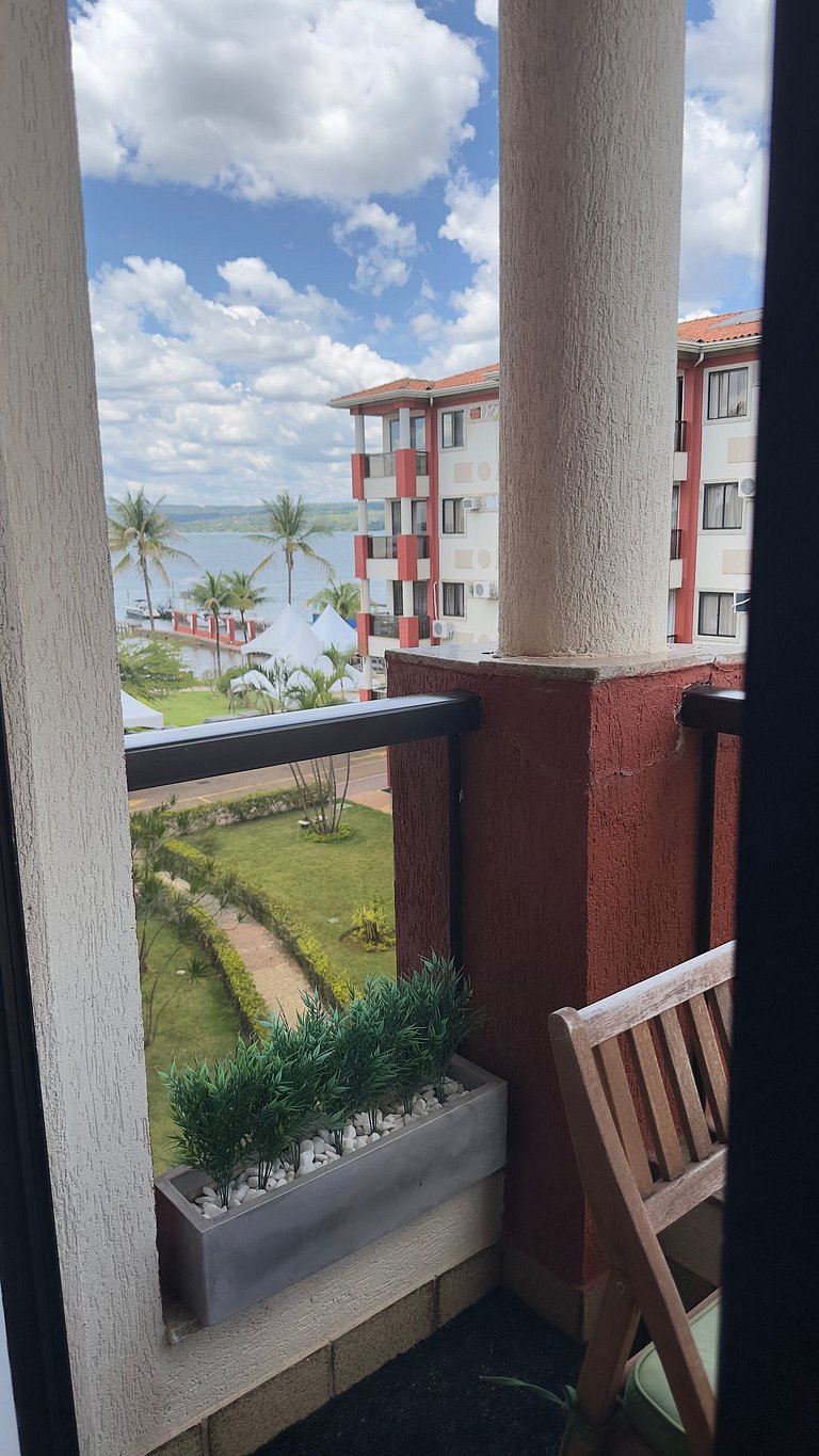Luxuoso Flat Lake Side com vista para o lago
