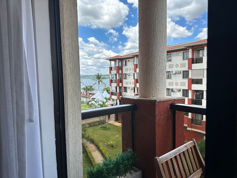 Luxuoso Flat Lake Side com vista para o lago