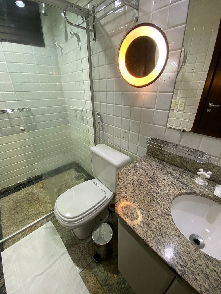 Flat 204 Lake Side