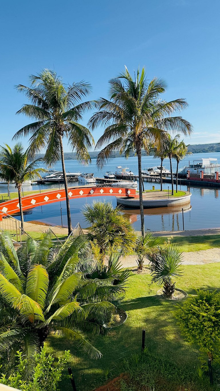 Flat 314 reformado no Lake Side