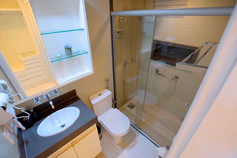 Flat 314 reformado no Lake Side