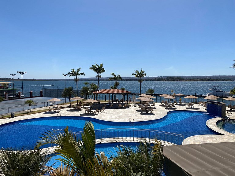 Lindo Flat 121 no lake side