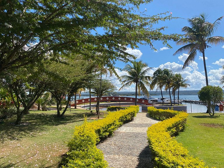 Lindo Flat 121 no lake side