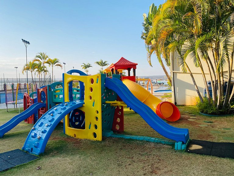 Flat 430 lindo com vista para o lago