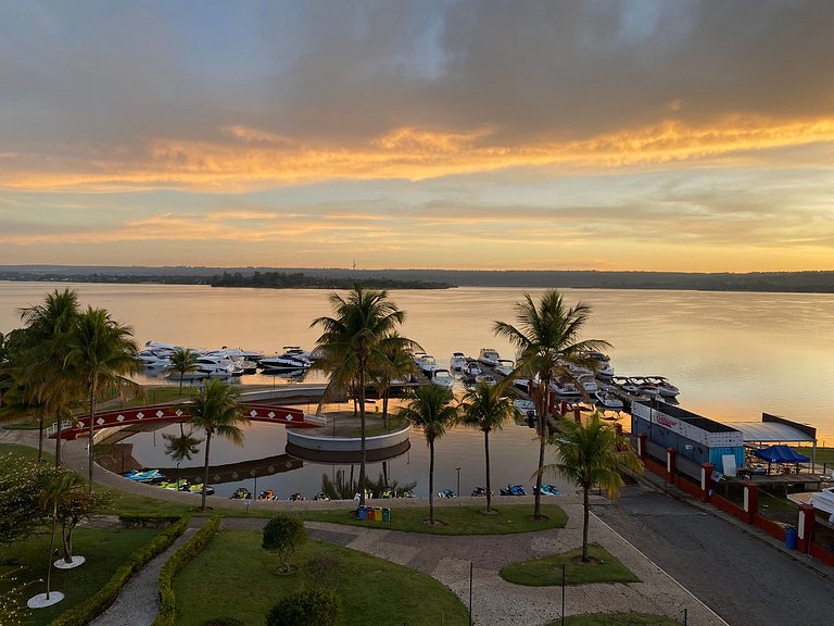 Luxuoso Flat Lake Side com vista para o lago