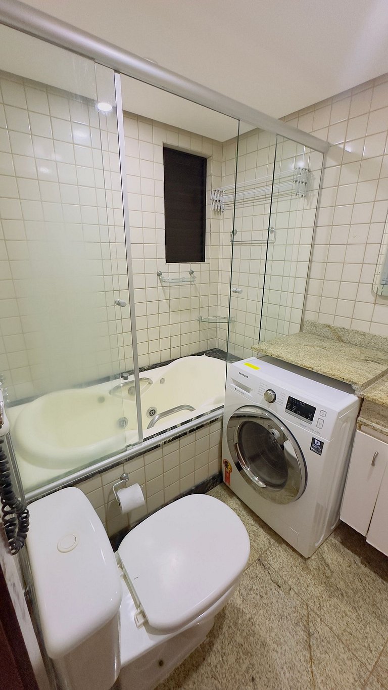 Apartamento 412 lindo de 2 quartos com vista para o lago