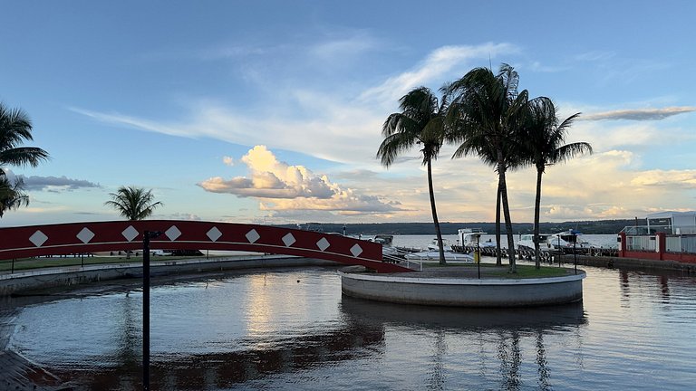 Apartamento 412 lindo de 2 quartos com vista para o lago