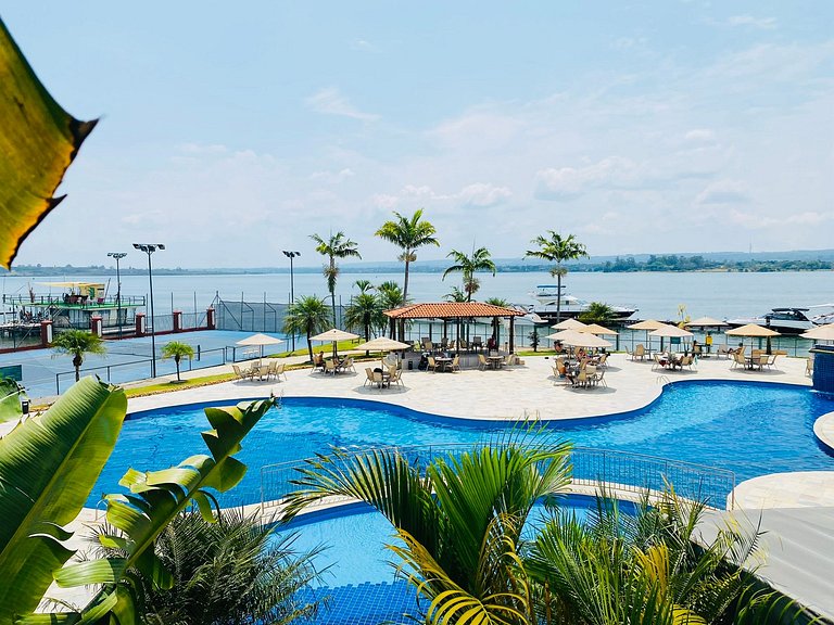 Apartamento 412 lindo de 2 quartos com vista do lago