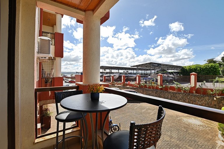 Charmoso flat 105 beira lago