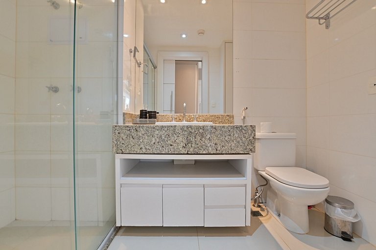 Luxuoso Apto Brisas do lago
