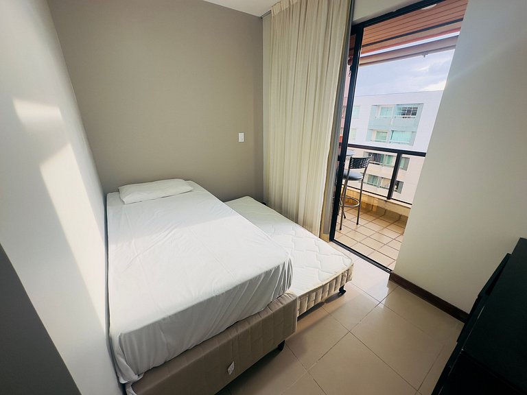 Apartamento 412 lindo de 2 quartos com vista do lago