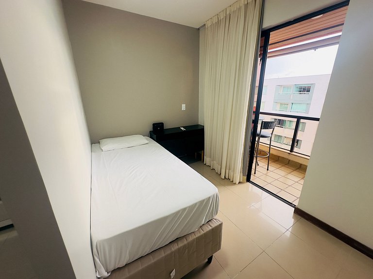 Apartamento 412 lindo de 2 quartos com vista do lago
