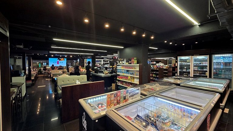 Apartamento 412 lindo de 2 quartos com vista para o lago