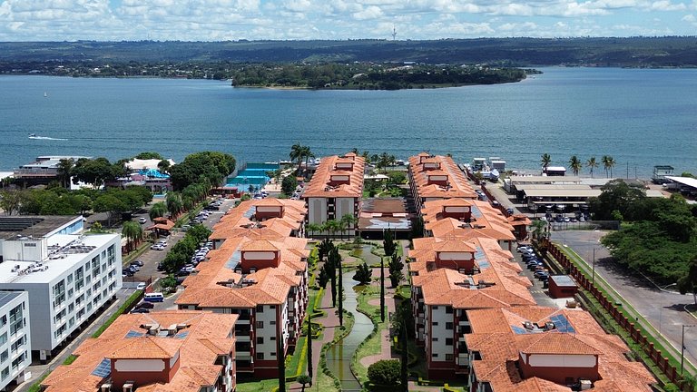 Apartamento 412 lindo de 2 quartos com vista para o lago