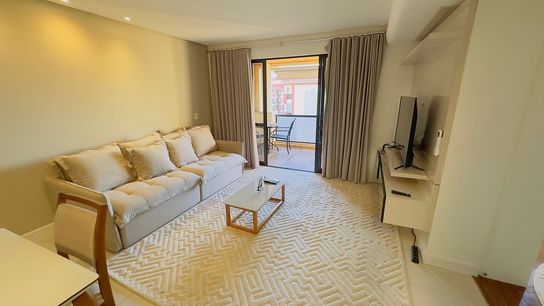 Luxuoso apt 2Q hidro e vista lago
