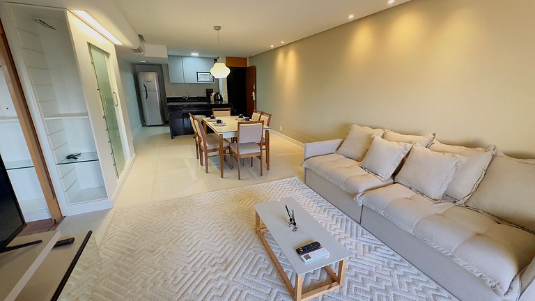 Luxuoso apt 2Q com hidro e vista lago