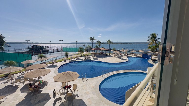 Luxuoso apt 2Q com hidro e vista lago