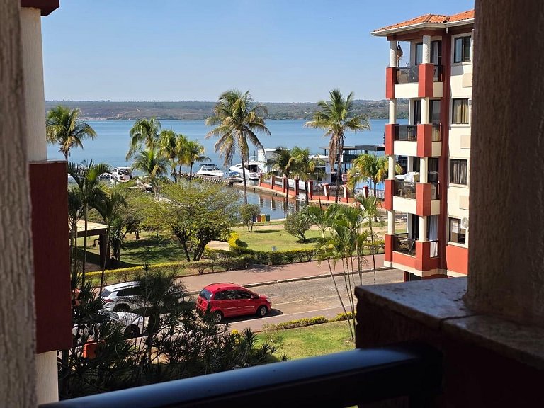 Luxuoso Flat Lake Side com vista para o lago