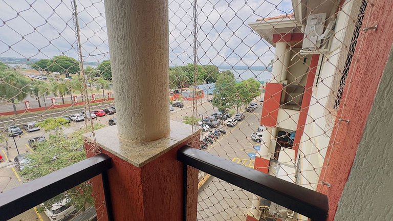 Excelente Apto na beira do lago