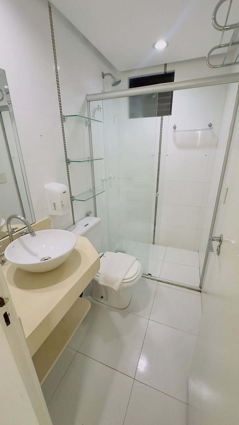 Excelente Flat 418 na beira do lago