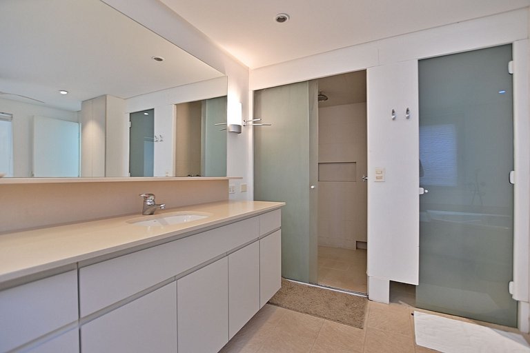 Luxuoso apt 2Q hidro e vista lago