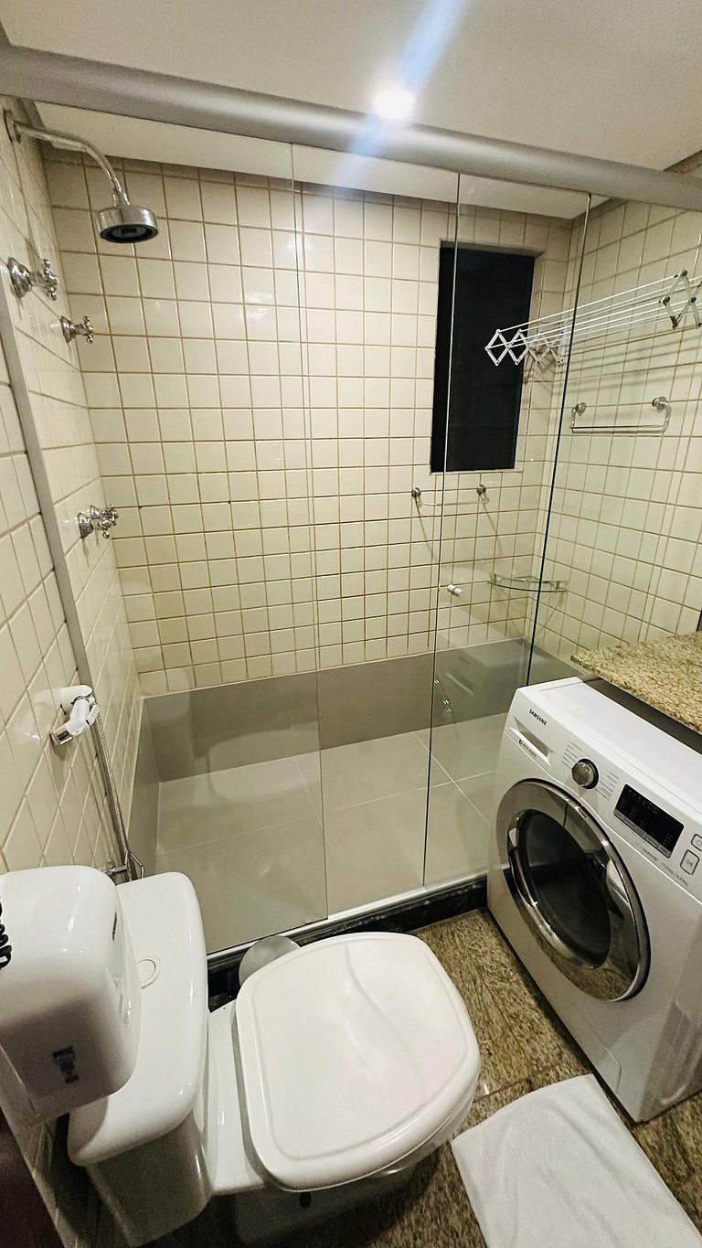 Apartamento 412 lindo de 2 quartos com vista do lago