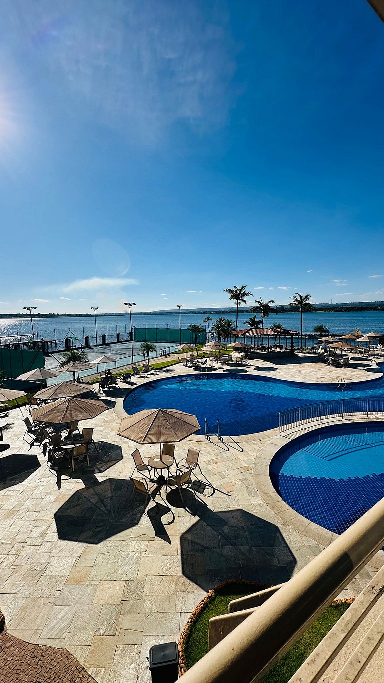 Lindo Flat 425 vista lago no lake side