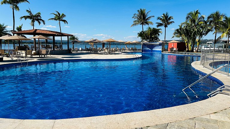Lindo Flat 425 vista lago no lake side