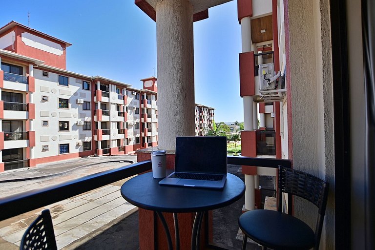 Flat acolhedor beira lago